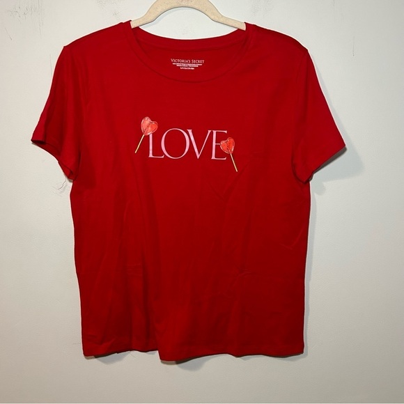 NWT Victoria’s Secret Corron Red “Love” Heart Print Short Sleeve T-Shirt Size S - Picture 2 of 9